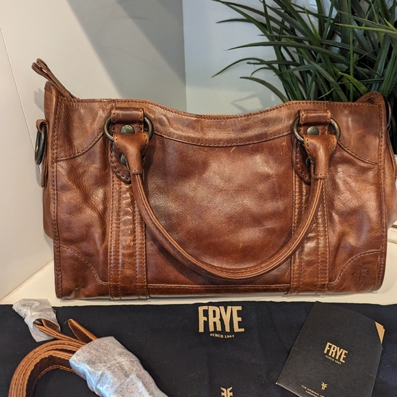 Frye Handbags - Frye Melissa satchel/crossbody